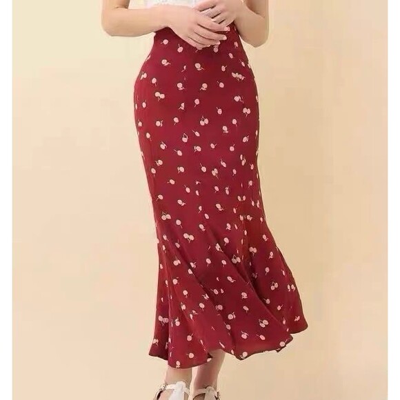 Dresses & Skirts - Cherry Print Maxi Skirt Size Small